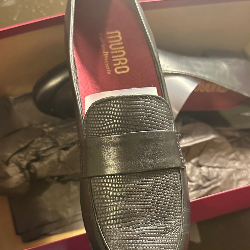 Munro Textured Black Loafers